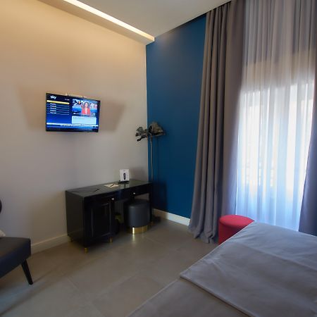 Boutique Hotel Metro 900 Napoli Bagian luar foto