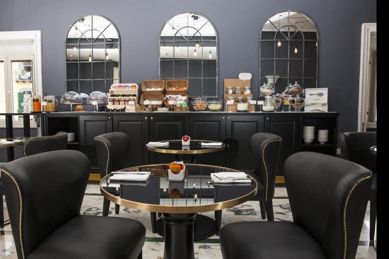 Boutique Hotel Metro 900 Napoli Bagian luar foto
