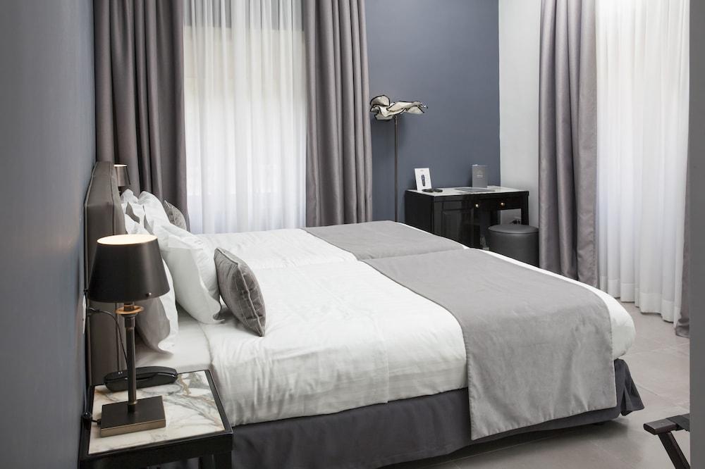 Boutique Hotel Metro 900 Napoli Bagian luar foto