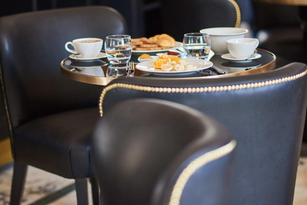 Boutique Hotel Metro 900 Napoli Bagian luar foto