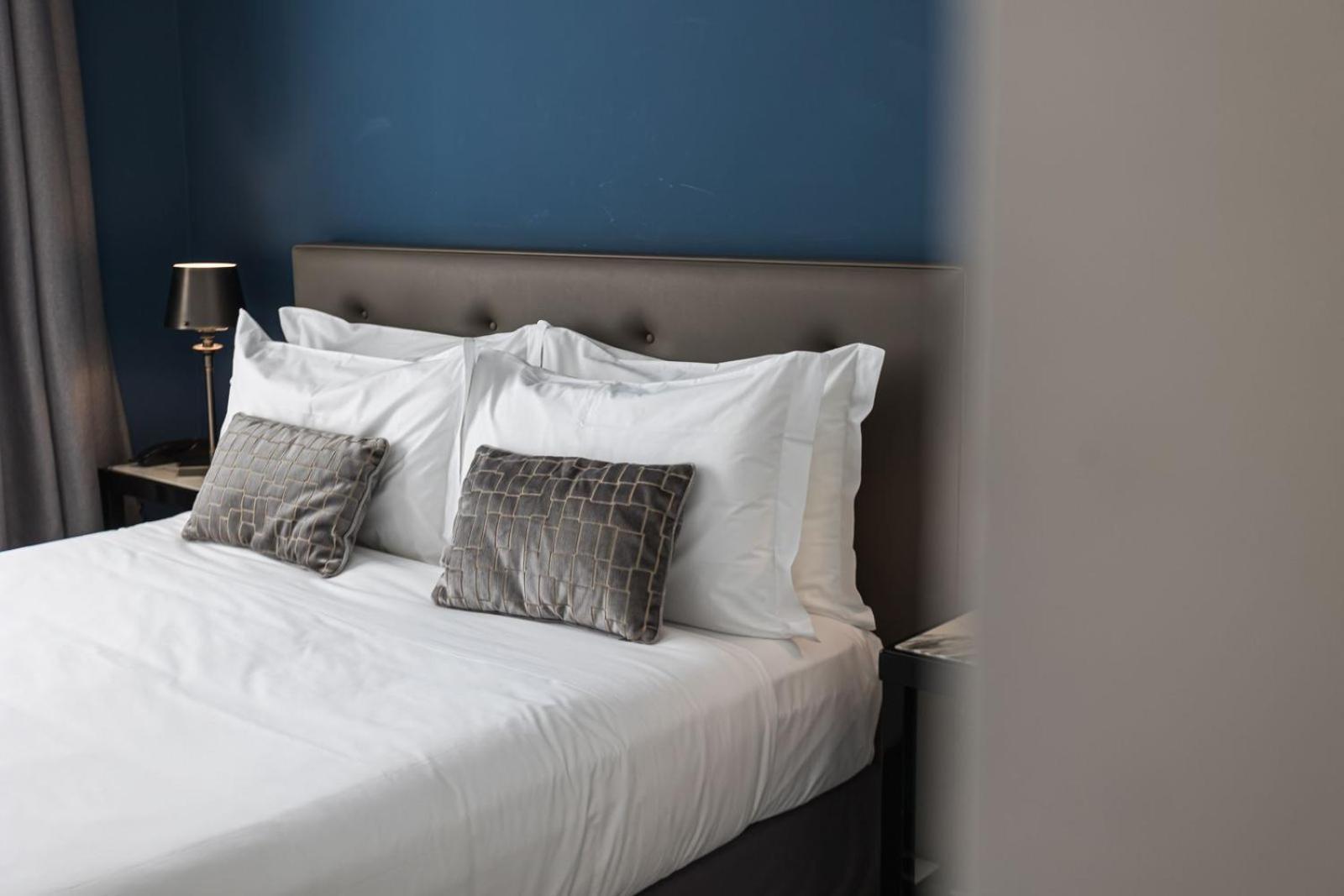 Boutique Hotel Metro 900 Napoli Bagian luar foto