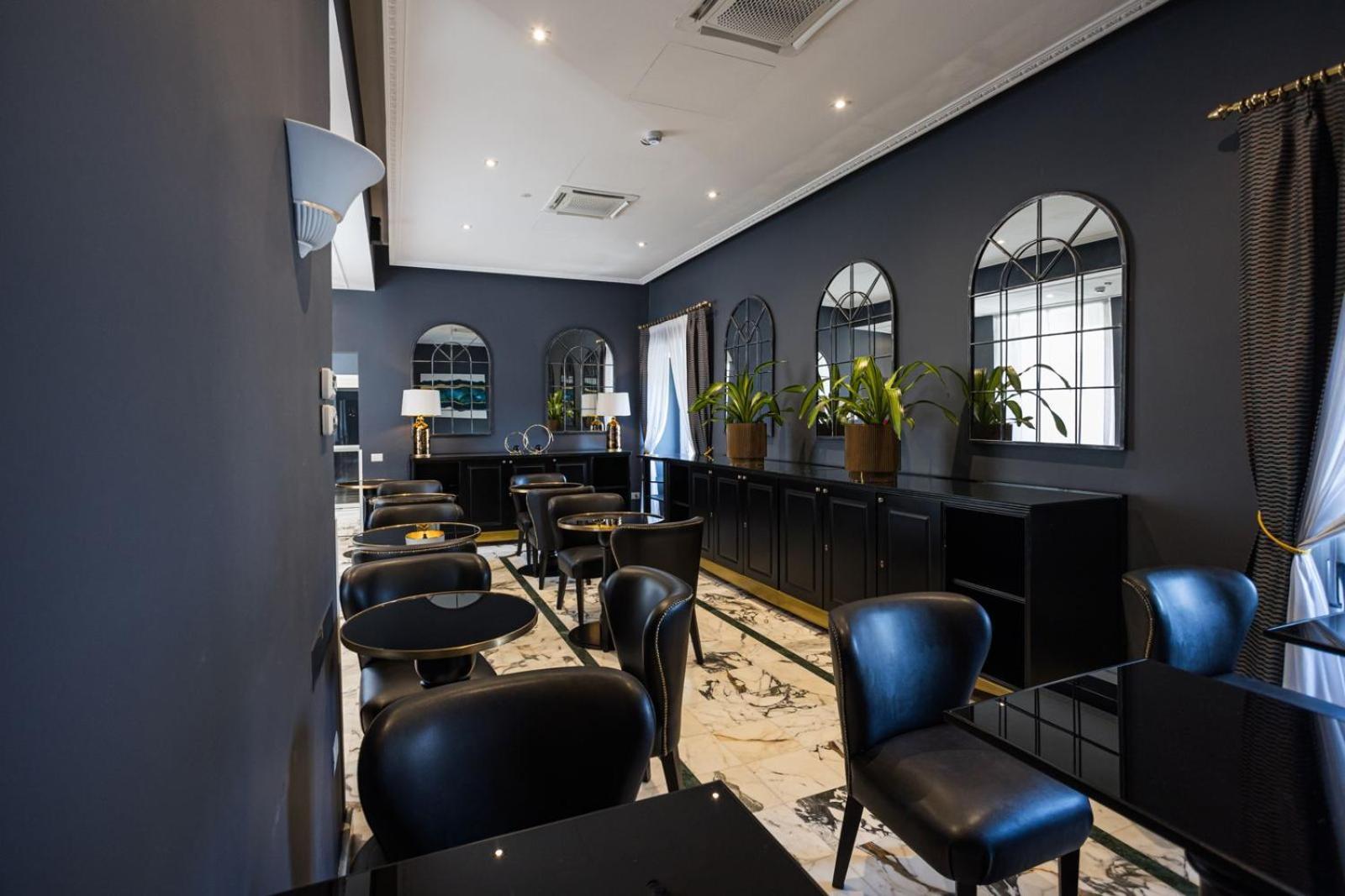Boutique Hotel Metro 900 Napoli Bagian luar foto