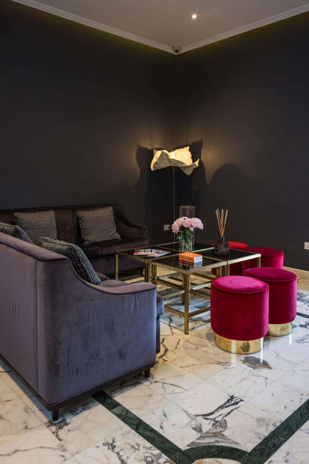 Boutique Hotel Metro 900 Napoli Bagian luar foto