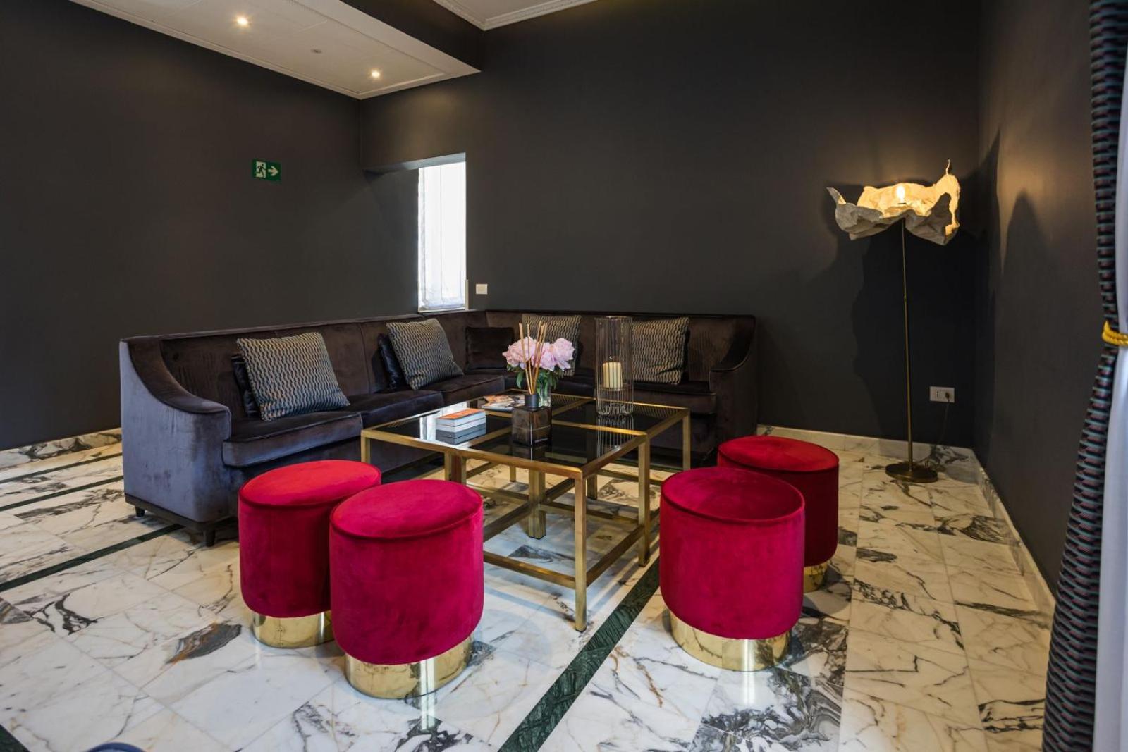 Boutique Hotel Metro 900 Napoli Bagian luar foto