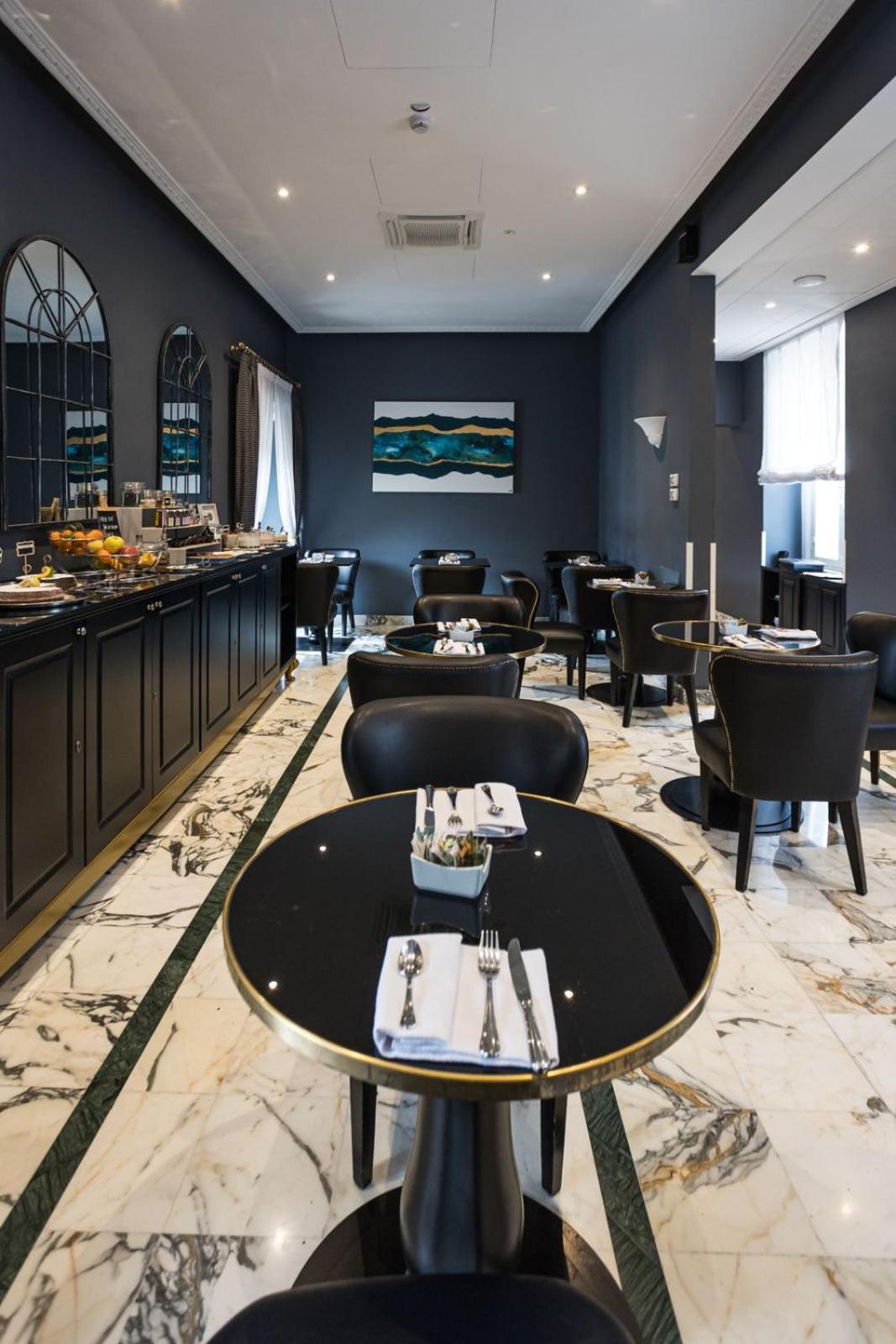 Boutique Hotel Metro 900 Napoli Bagian luar foto