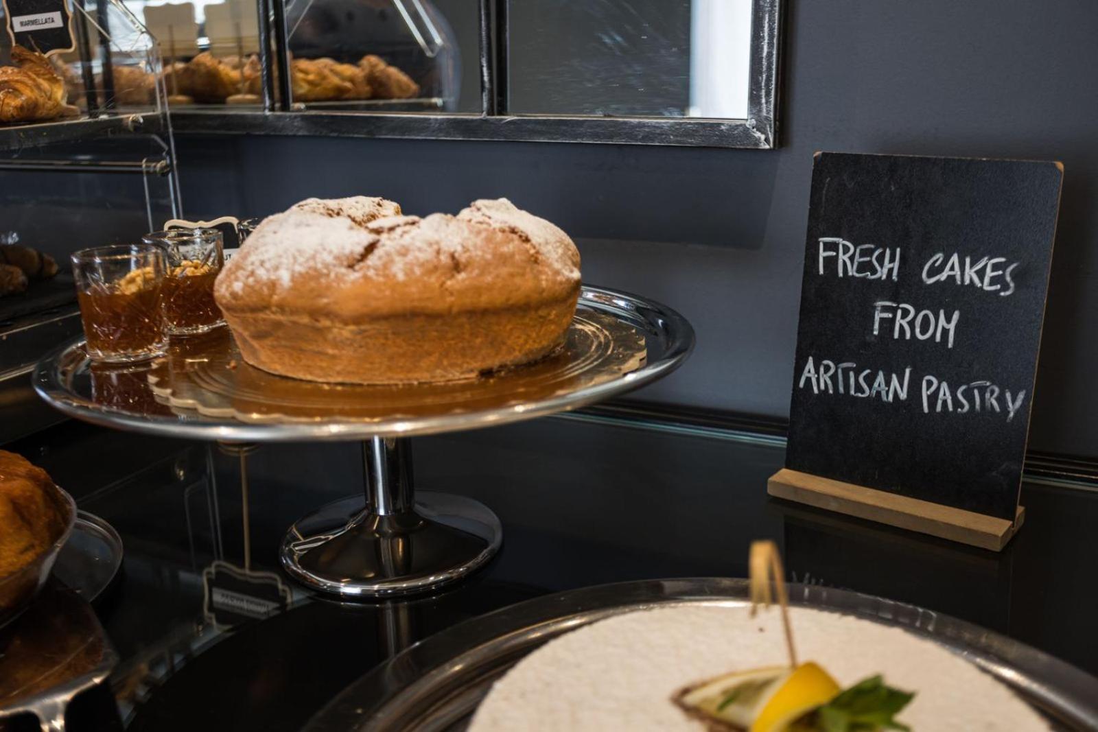 Boutique Hotel Metro 900 Napoli Bagian luar foto
