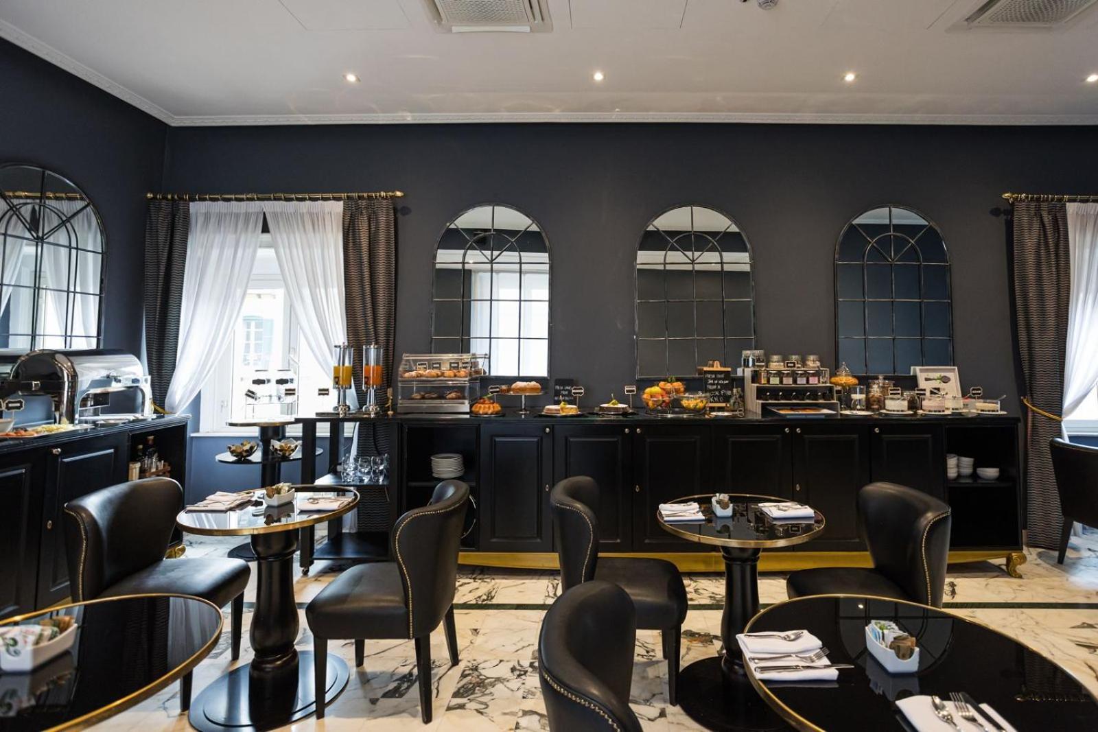 Boutique Hotel Metro 900 Napoli Bagian luar foto