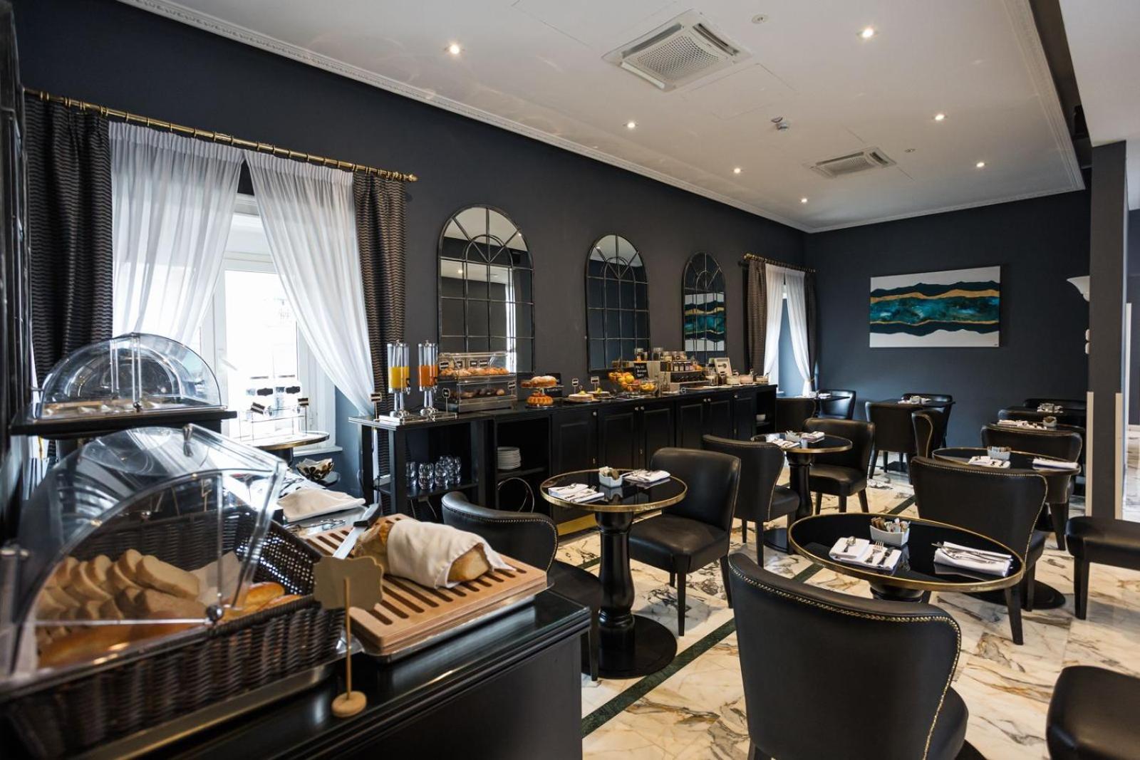 Boutique Hotel Metro 900 Napoli Bagian luar foto