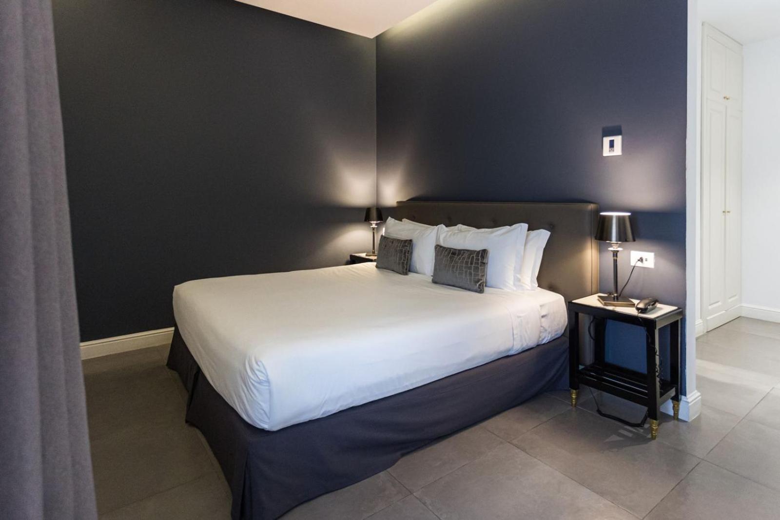 Boutique Hotel Metro 900 Napoli Bagian luar foto