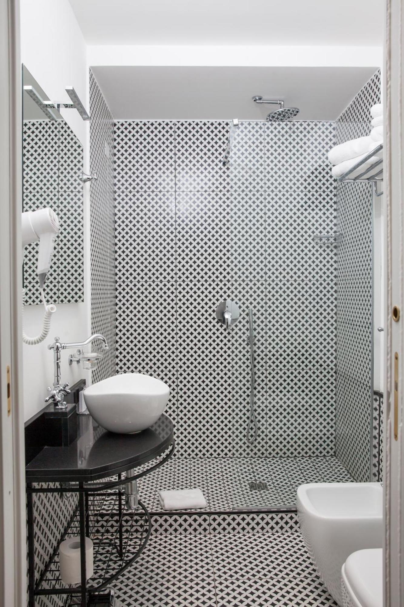 Boutique Hotel Metro 900 Napoli Bagian luar foto
