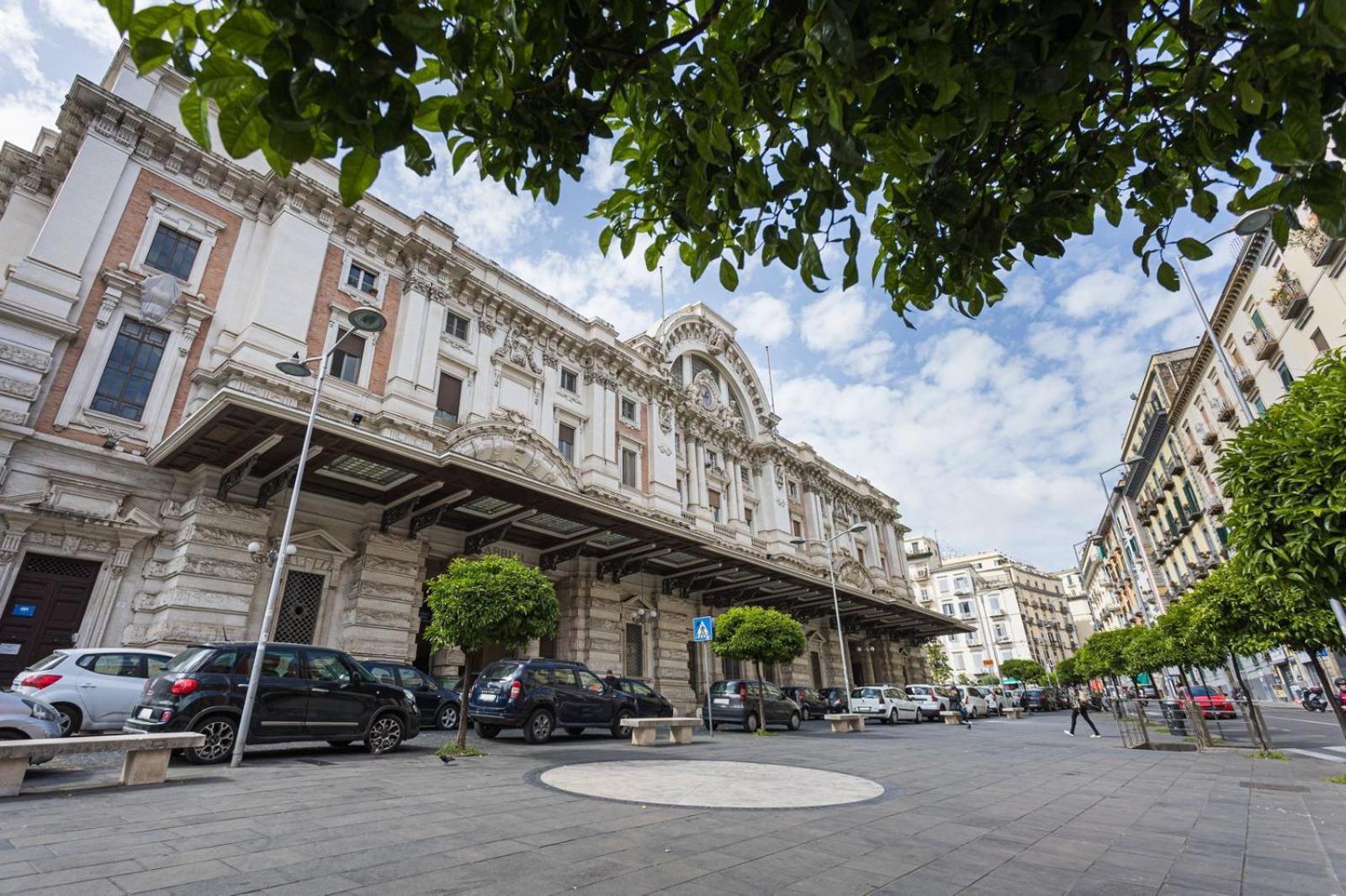 Boutique Hotel Metro 900 Napoli Bagian luar foto
