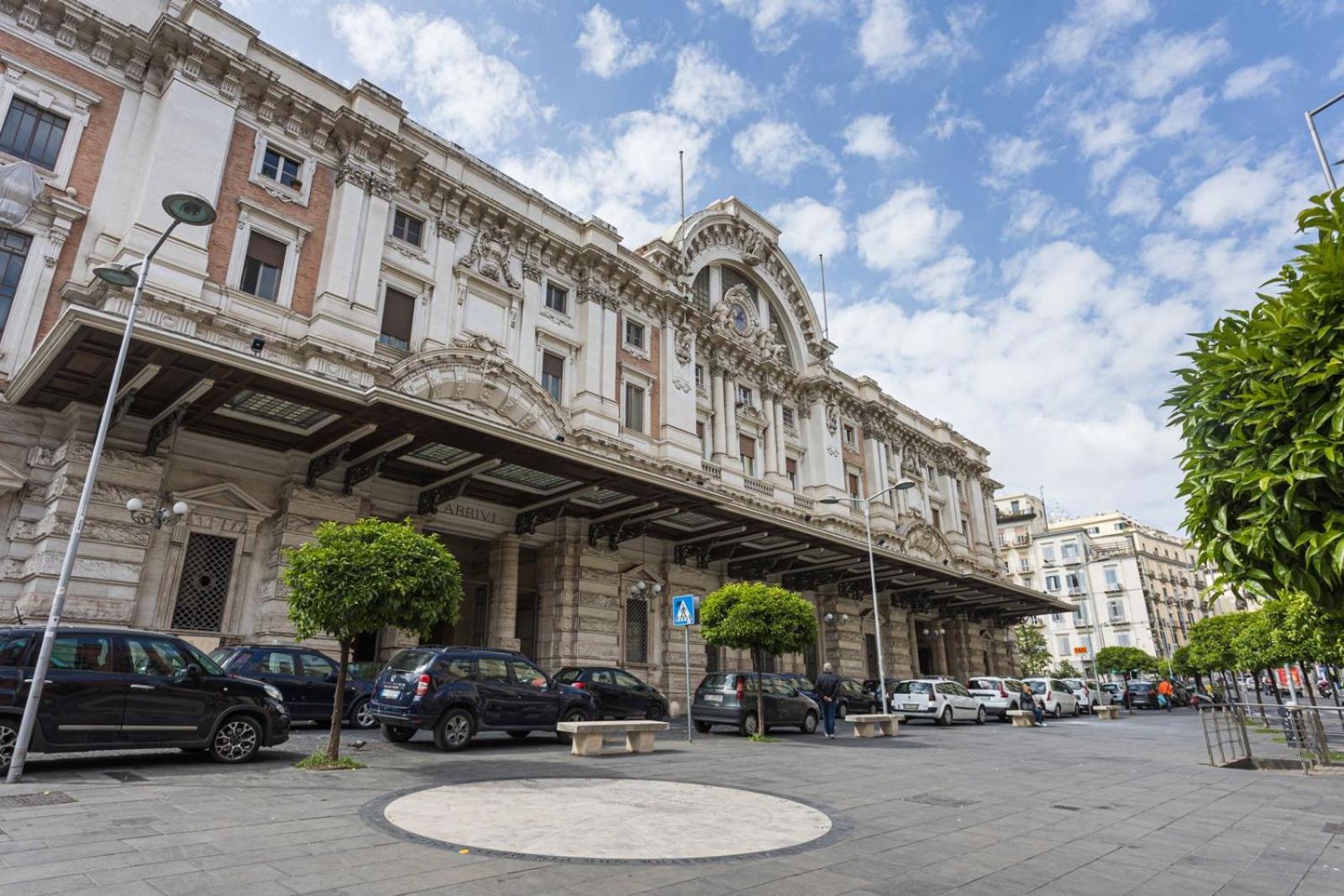 Boutique Hotel Metro 900 Napoli Bagian luar foto